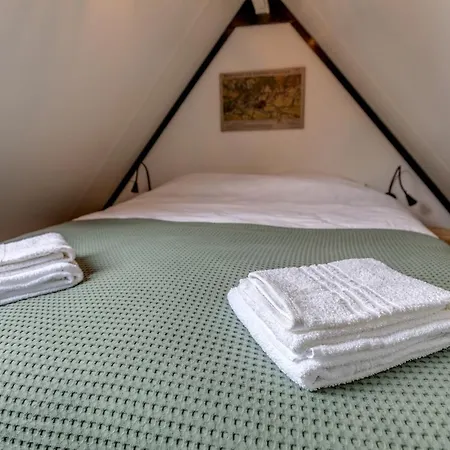 Frühstückspension Larenstein Logeren In Tiny House